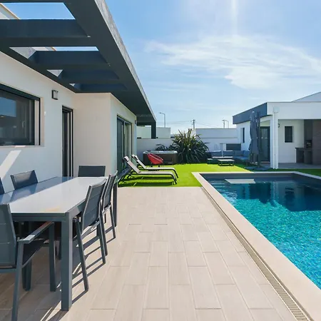 Mauricio With Jacuzzi And Private Swimming Pool Villa *