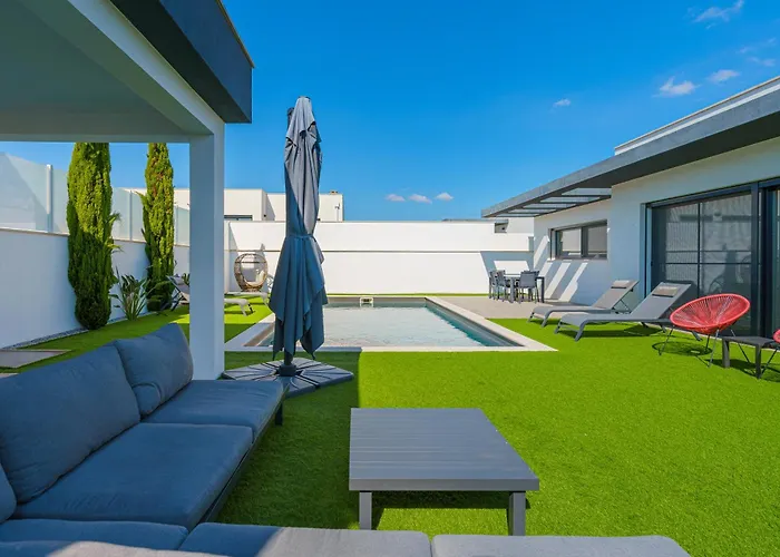 فيلة Mauricio With Jacuzzi And Private Swimming Pool